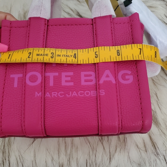 Marc Jacobs Lipstick💄Pink Crossbody (formerly mini) with gold hardware - Picture 10 of 12